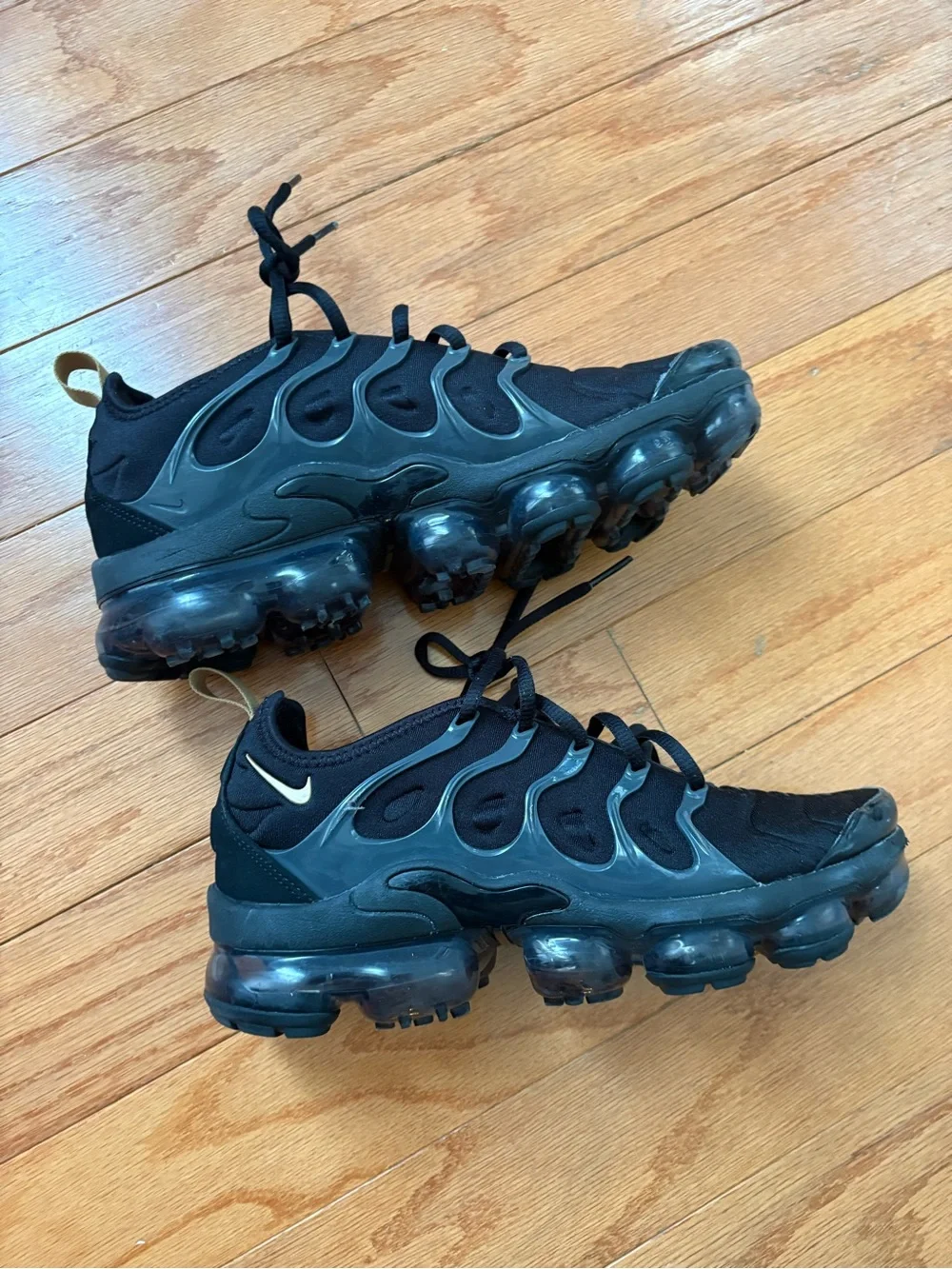 Nike size 6.5' Black VaporMax Plus Sneakers